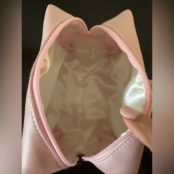 The Crème Shop Disney Makeup Bag w/ B&BW Body Lotion NWT - Picture 6 of 10